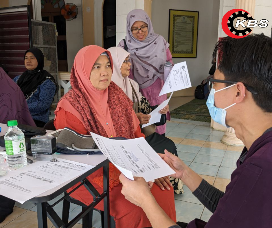 Jemaah ingin mendapatkan vaksin haji dan melakukan pemeriksaan kesihatan di Klinik Bukit Serdang